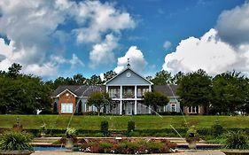 Victorian Elegance Inn  3*